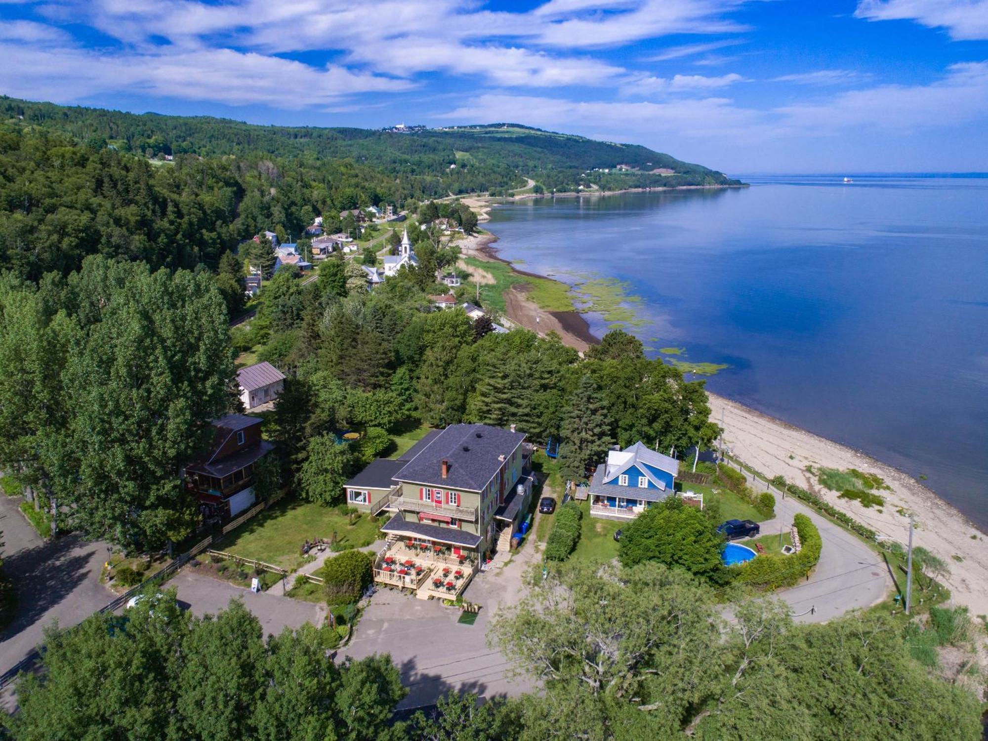 Auberge De La Rive De Charlevoix - Auberge De Jeunesse Familiale Pour Voyageurs De Tous Ages Saint-Joseph-de-la-Rive Eksteriør billede
