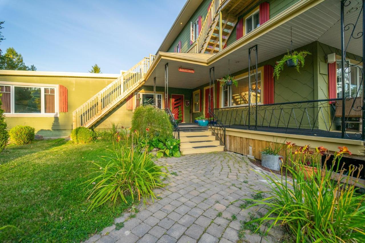 Auberge De La Rive De Charlevoix - Auberge De Jeunesse Familiale Pour Voyageurs De Tous Ages Saint-Joseph-de-la-Rive Eksteriør billede